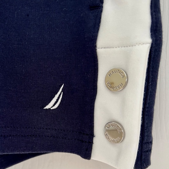 🎀Navy Blue & White Shorts - NWT - Size M🎀 - Picture 7 of 10